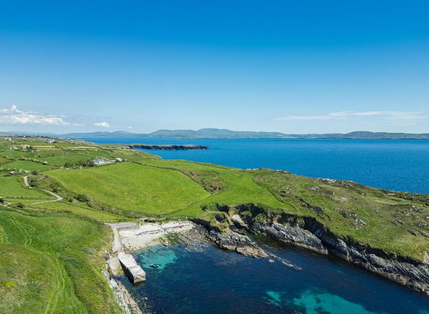 Ballynatra, Kilcrohane, P75VN24