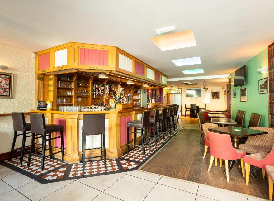 O'Brien's Bar, 3 South Square, Rosscarbery, P85AF89