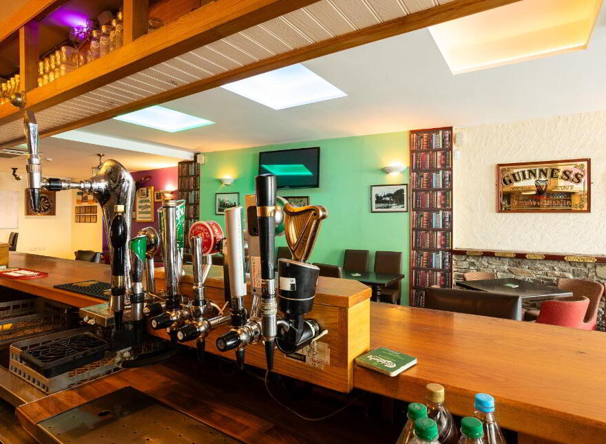 O'Brien's Bar, 3 South Square, Rosscarbery, P85AF89