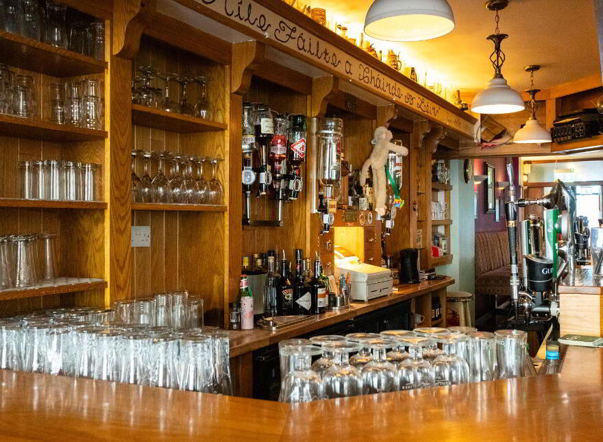 O'Brien's Bar, 3 South Square, Rosscarbery, P85AF89