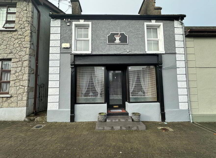 Main Street, Delvin, N91ARX5