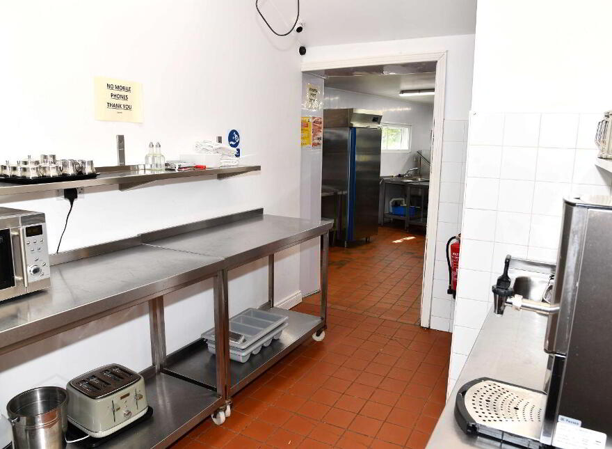 Finn's Bar Restaurant, Milltown, H54Y038