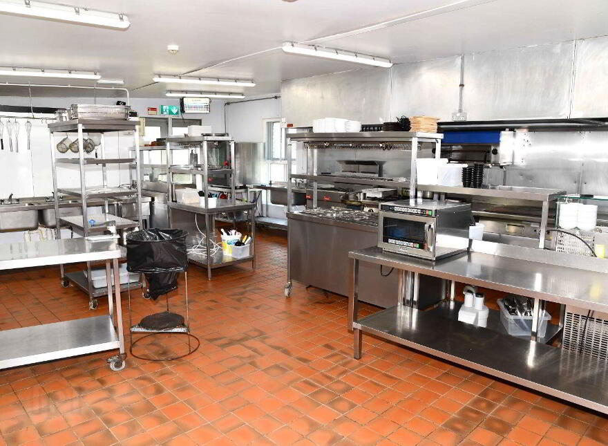 Finn's Bar Restaurant, Milltown, H54Y038
