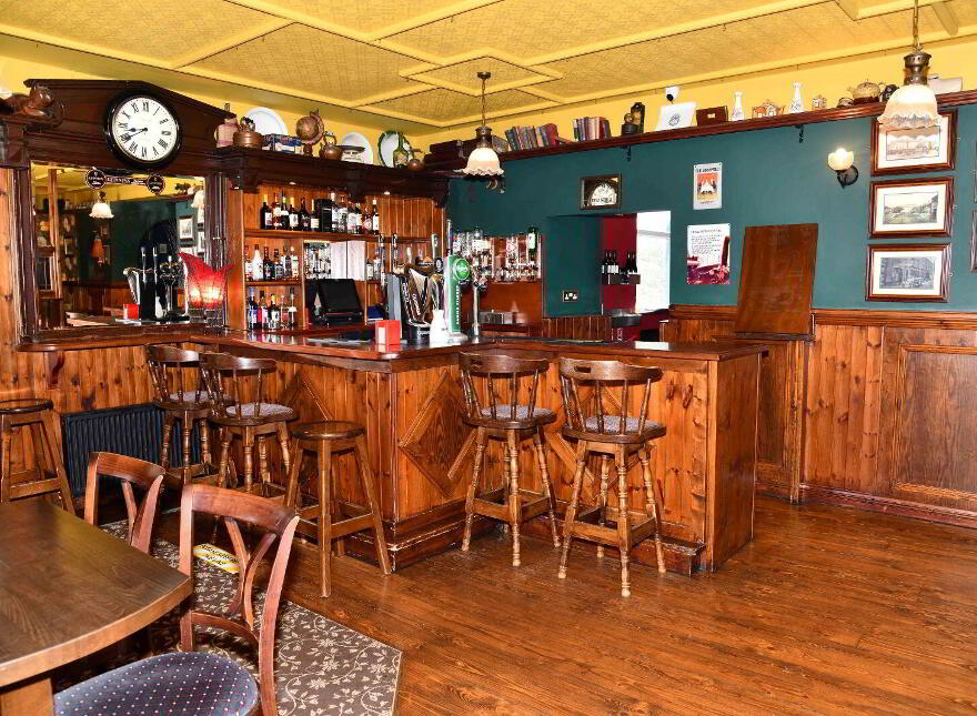 Finn's Bar Restaurant, Milltown, H54Y038