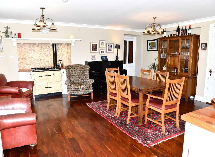 Finn's Bar Restaurant, Milltown, H54Y038