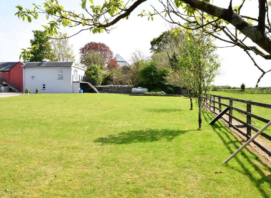 Finn's Bar Restaurant, Milltown, H54Y038