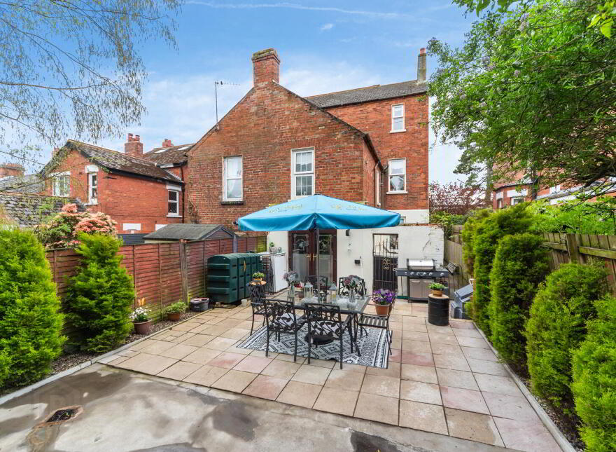 24 Chichester Avenue, Belfast, BT15 5EH