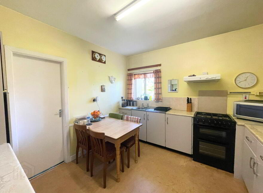 Main Street, Roosky, N41DT97