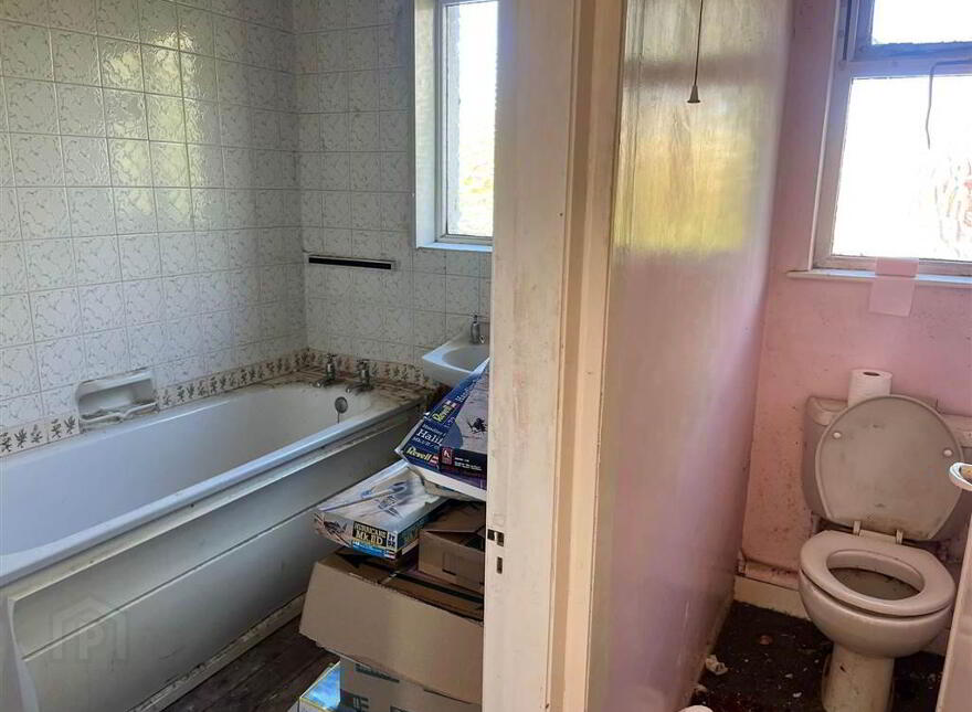 138 Sicily Park, Upper Lisburn Road, Belfast, BT10 0AQ