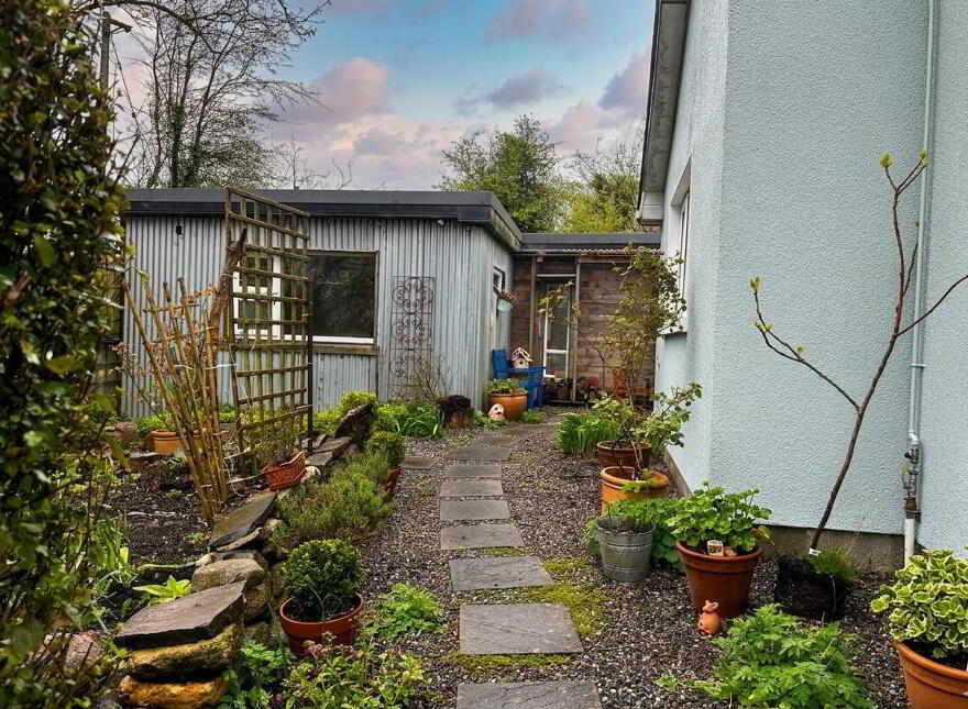 Fern Hollow, Cullentra, The Rower, R95P5W9