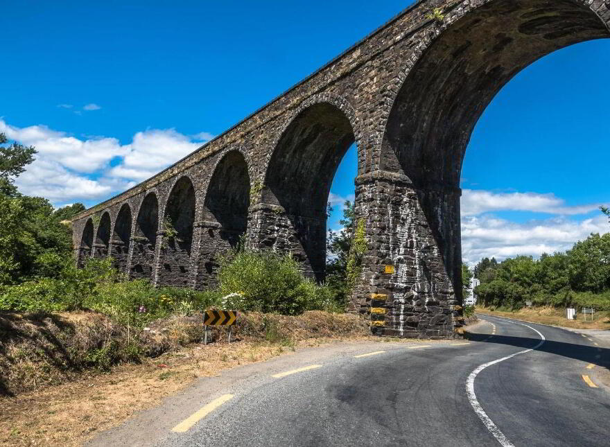 Briska, Lemybrien, Mahon Bridge, X42T678