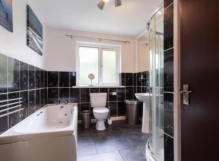 11 Hillview Green, Carrickfergus, BT38 8YX