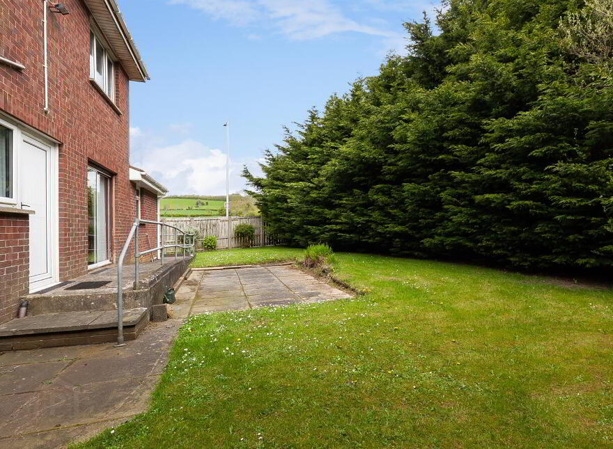 11 Hillview Green, Carrickfergus, BT38 8YX