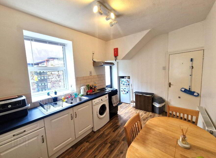 34 Geraldine Place, Albert Road, Ballintemple, T12CRX2