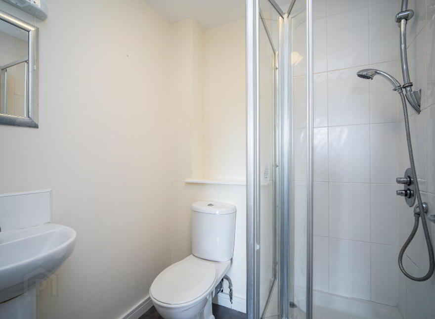 3 Park View, 147-153 Kingsway, Dunmurry, Belfast, BT17 9RD