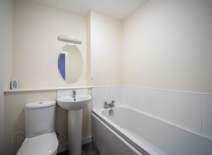 3 Park View, 147-153 Kingsway, Dunmurry, Belfast, BT17 9RD