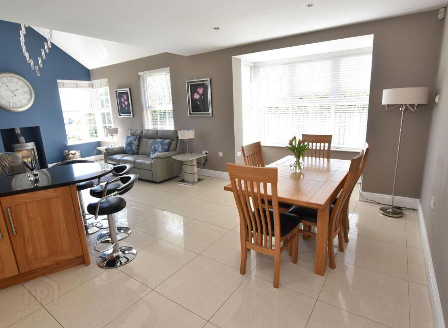 8 Lady Wallace Crescent, Lisburn, BT28 3GP