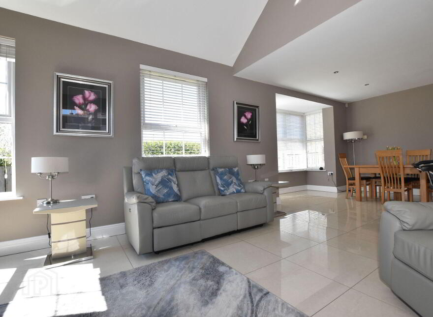 8 Lady Wallace Crescent, Lisburn, BT28 3GP