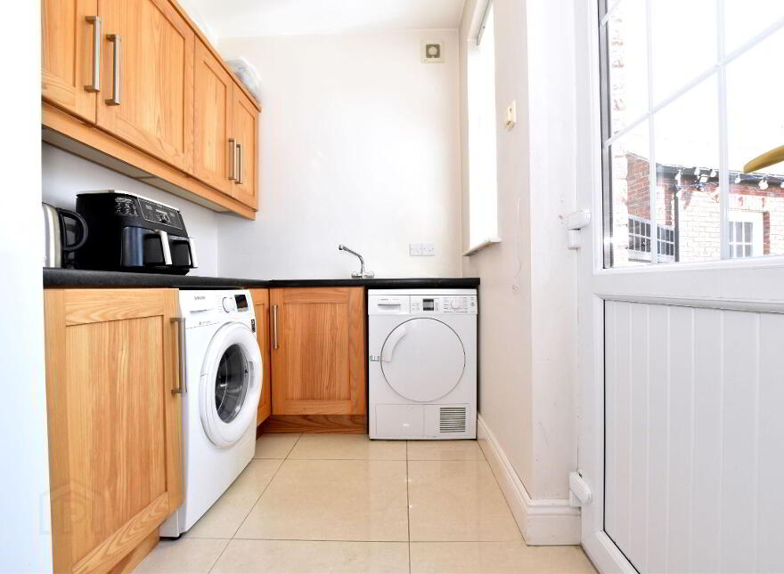 8 Lady Wallace Crescent, Lisburn, BT28 3GP