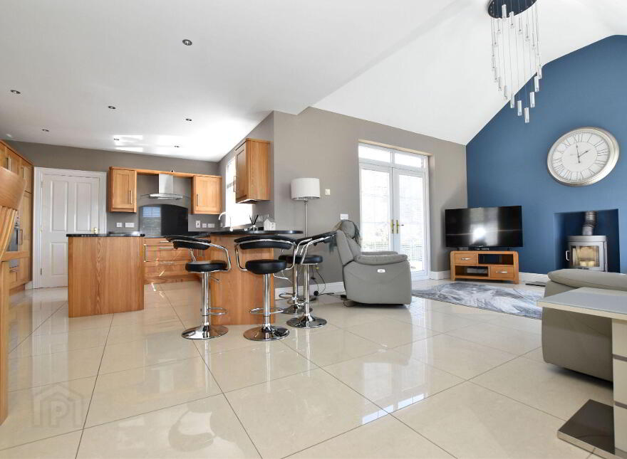 8 Lady Wallace Crescent, Lisburn, BT28 3GP