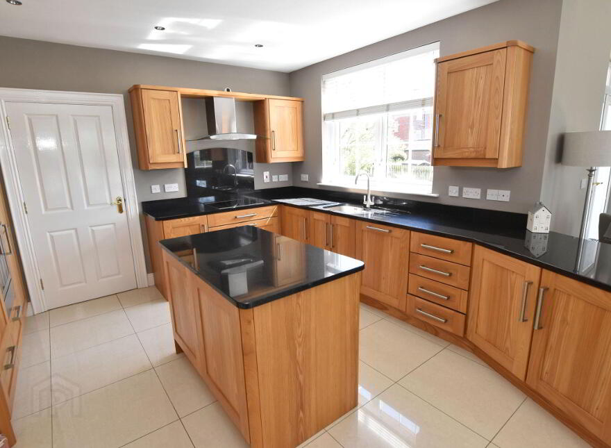 8 Lady Wallace Crescent, Lisburn, BT28 3GP