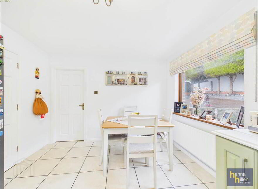 18 Hollywood Grove, Newry, BT34 2JT