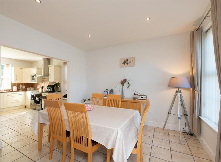 28 Meadow View, Downpatrick, BT30 6LT
