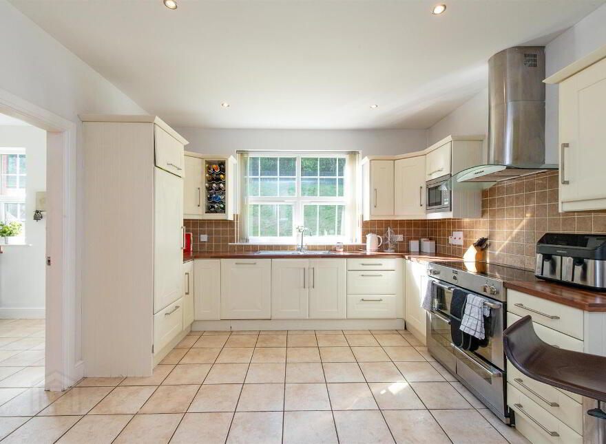 28 Meadow View, Downpatrick, BT30 6LT