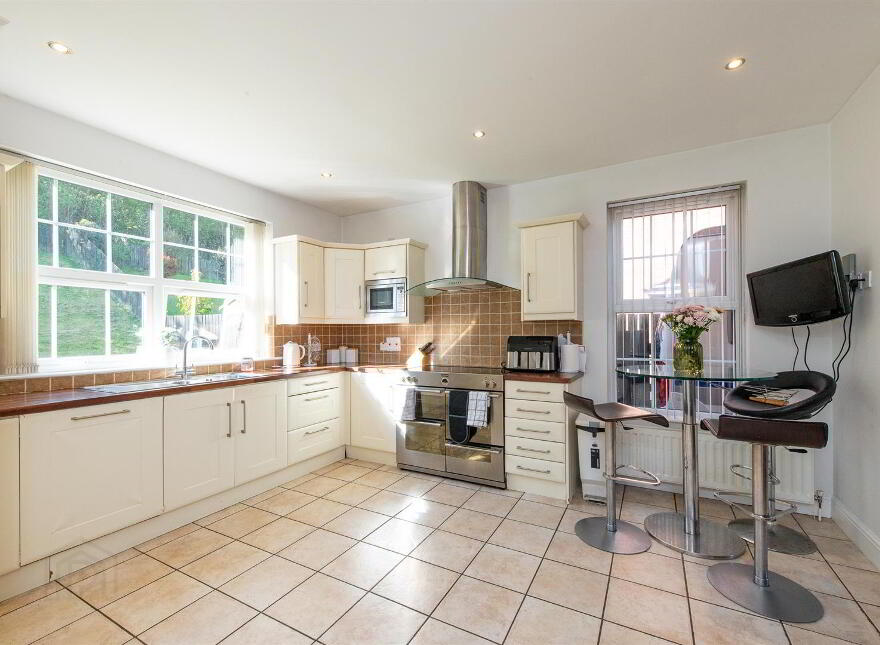 28 Meadow View, Downpatrick, BT30 6LT