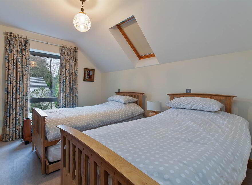 'Glentogher', 29 Bridge Road, Helen's Bay, BT19 1TS