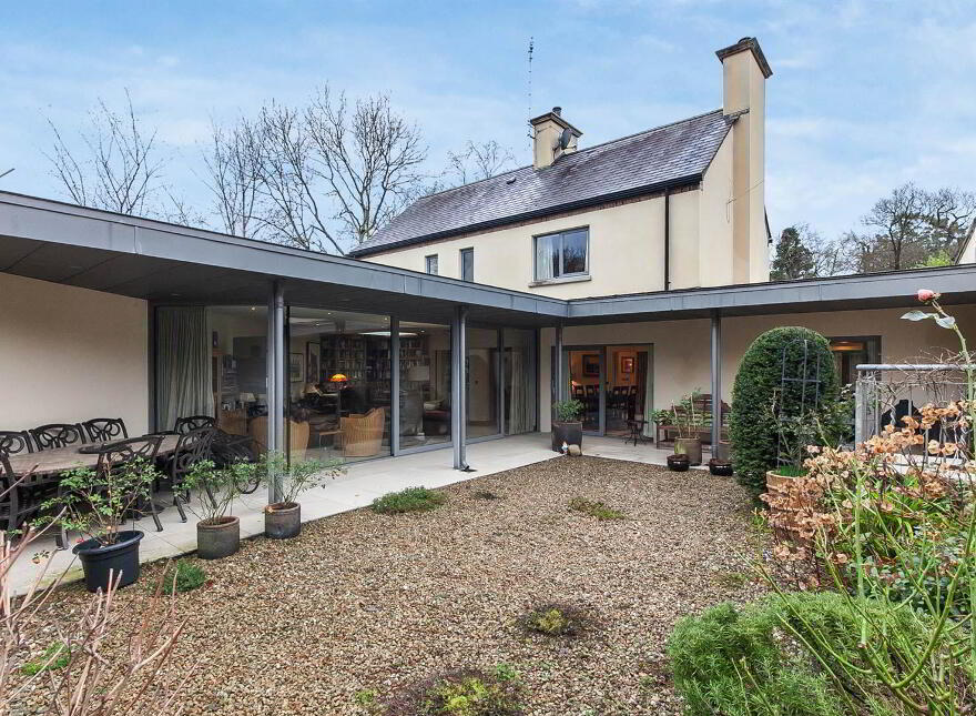 'Glentogher', 29 Bridge Road, Helen's Bay, BT19 1TS