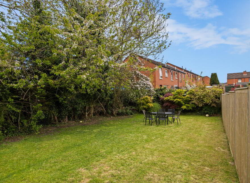 140 Sicily Park, Upper Lisburn Road, Belfast, BT10 0AQ