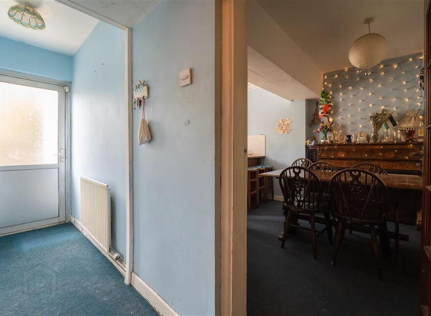 7 Woodfarm Cottages, Palmerstown, Dublin, D20HR53