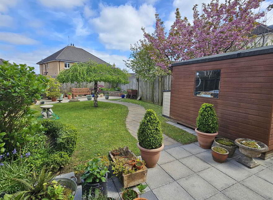 17 Berkeley Hall, Lisburn, BT27 5TZ