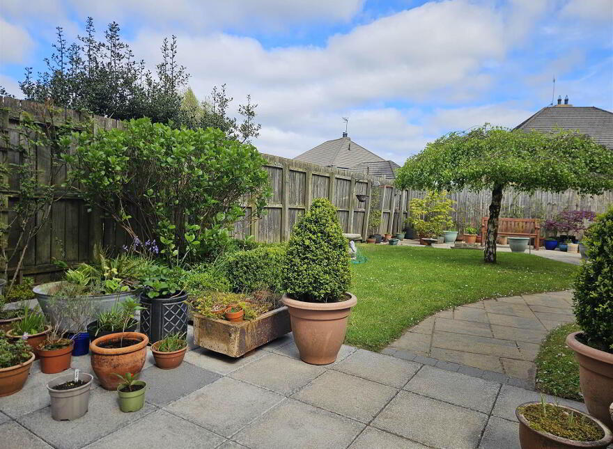 17 Berkeley Hall, Lisburn, BT27 5TZ