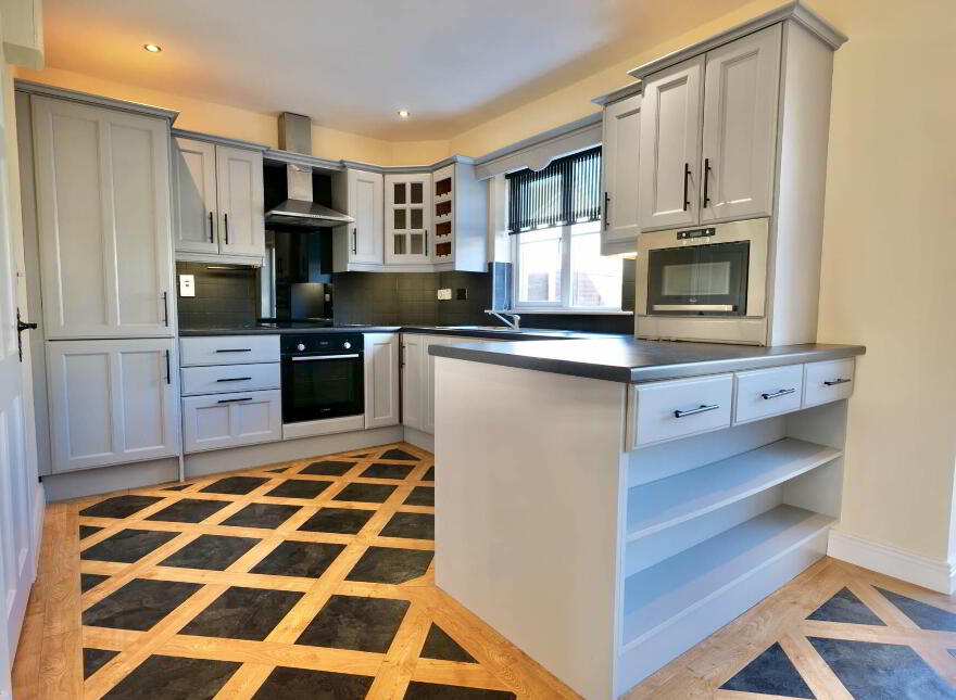62 Woodfield Green, Newcastle West, V42F407