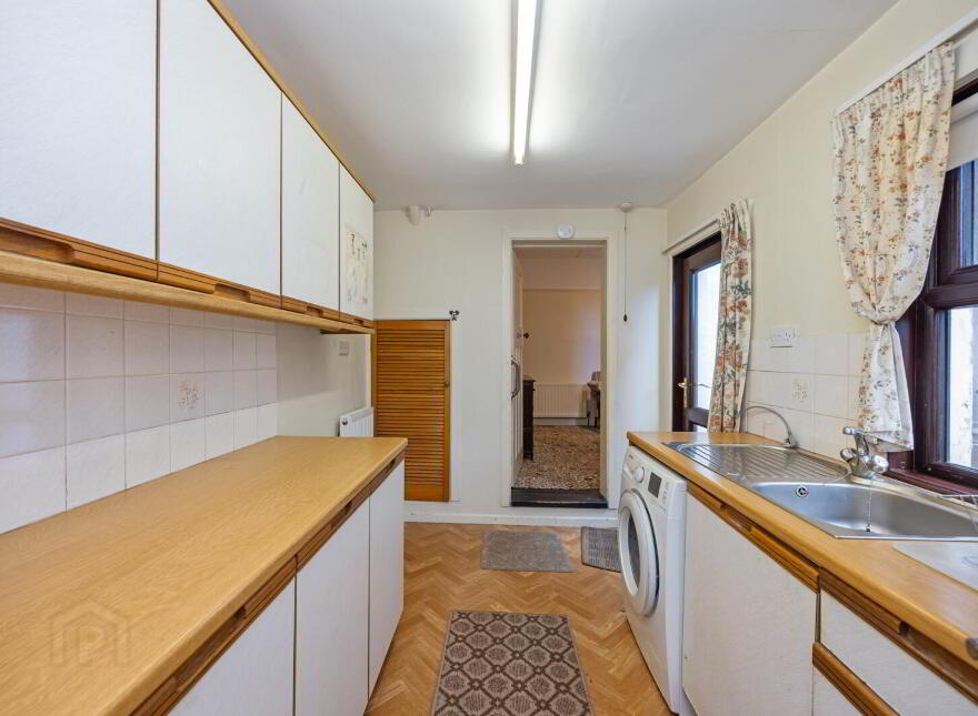 76 Downshire Road, Holywood, BT18 9LY