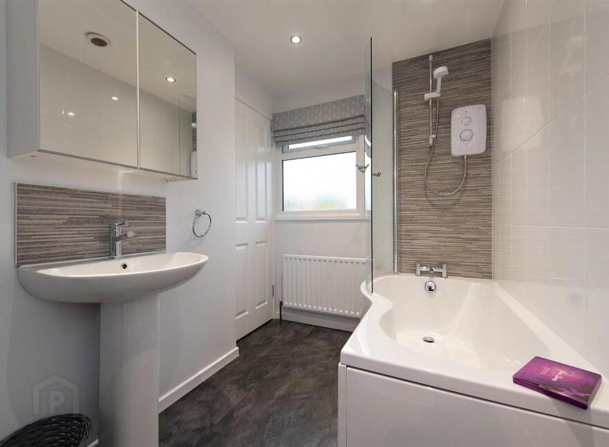 2 Knowes Crescent, Ballynahinch, BT24 8LJ