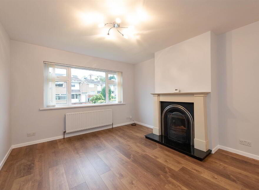 2 Knowes Crescent, Ballynahinch, BT24 8LJ
