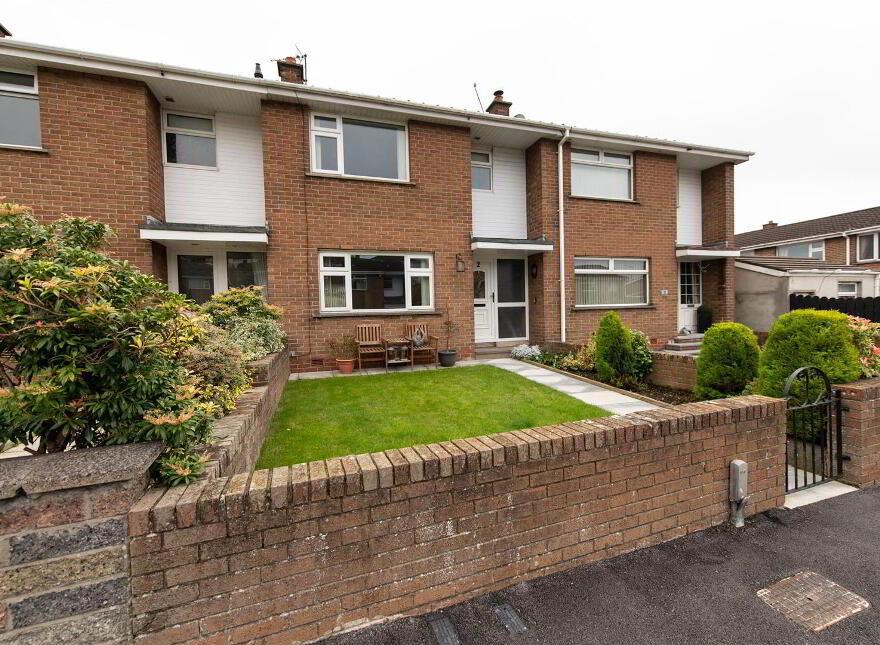 2 Knowes Crescent, Ballynahinch, BT24 8LJ