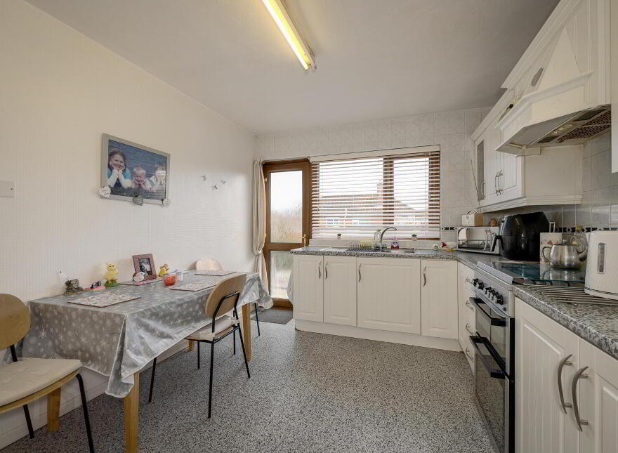 10 Station Drive, Bangor, BT19 1ET