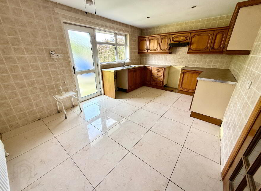 34 Lindenwood Park, Foylespring, Derry, BT48 0NX