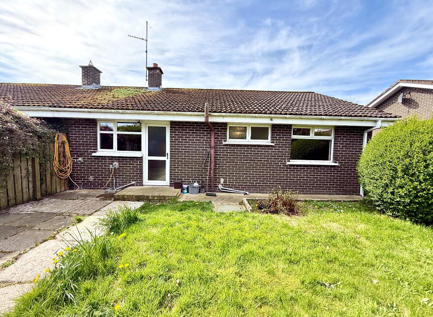 34 Lindenwood Park, Foylespring, Derry, BT48 0NX