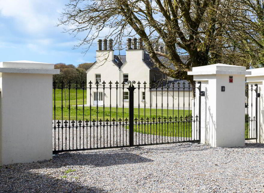 Drombeg House, Glandore, P81HX75