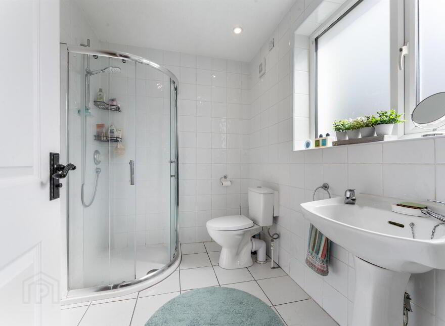 3 The Hill, Dunmurry, Belfast, BT17 9EY