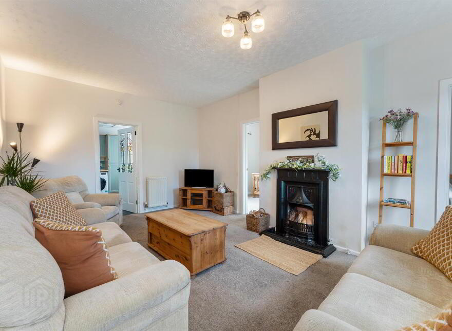 3 The Hill, Dunmurry, Belfast, BT17 9EY