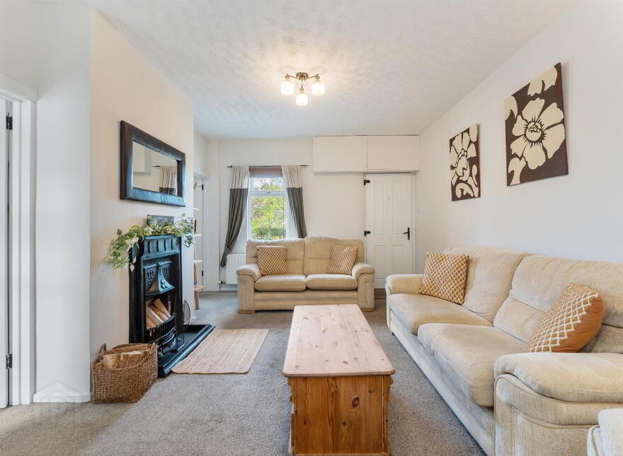 3 The Hill, Dunmurry, Belfast, BT17 9EY