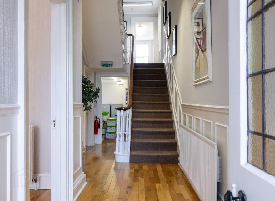 142 High St, Holywood, BT18 9HS