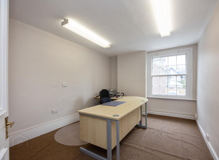 142 High St, Holywood, BT18 9HS