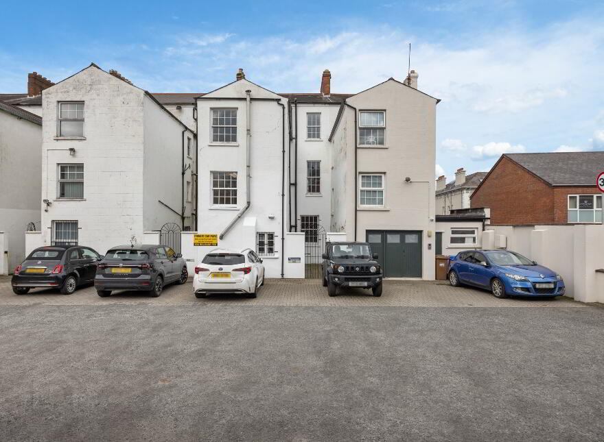 142 High St, Holywood, BT18 9HS